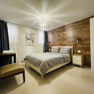 https://comfortable-and-neat-2-bdr-apartment-in-brooklyn.us-newyorkcity.com